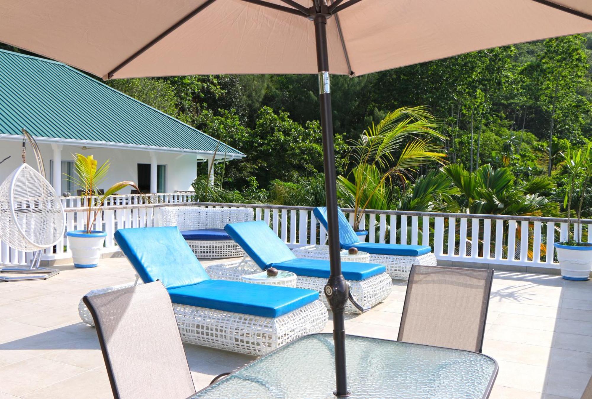 Ocean Blue Bay Anse Volbert Village (Praslin)