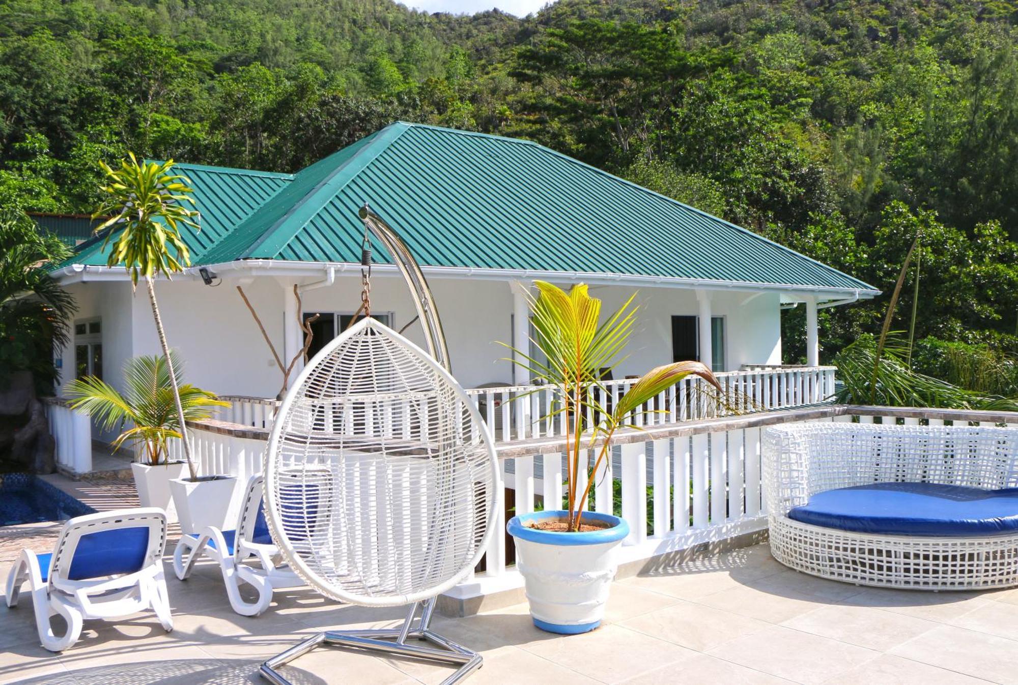 Ocean Blue Bay Anse Volbert Village (Praslin)