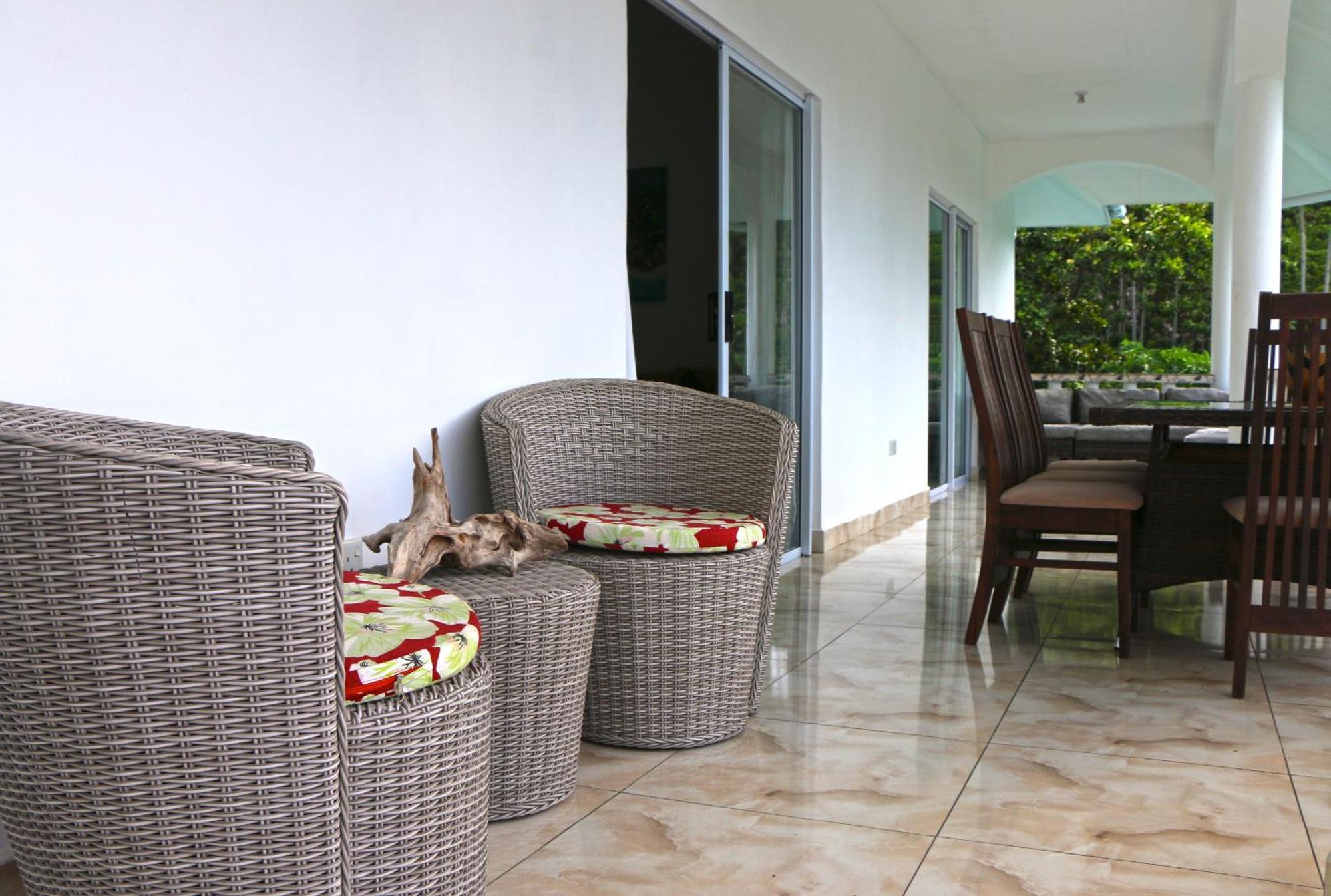 Ocean Blue Bay Apartment